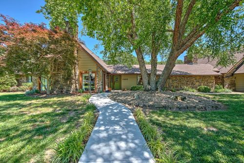 2402 Nw Linebarger Ln, Bentonville, AR, 72712-3901 | Card Image