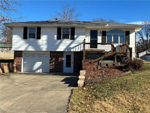 305 N 4th St, Gower, MO, 64454-9349 | Card Image