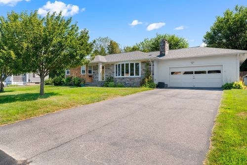 30 Oak Grove Blvd, North Providence, RI, 02911-2614 | Card Image