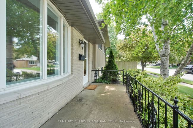 1 Buchan Rd, House other with 4 bedrooms, 2 bathrooms and 3 parking in London ON | Image 4