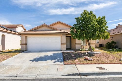 2300 Steinke Ln, Las Vegas, NV, 89108-7304 | Card Image