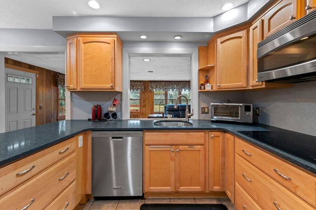 23 Hillcrest Rd, House other with 4 bedrooms, 2 bathrooms and 1 parking in Marblehead MA | Image 15