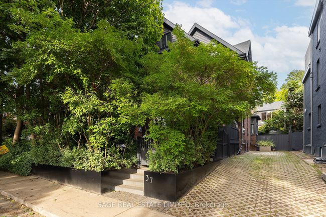 37 Gore Vale Ave, House other with 5 bedrooms, 5 bathrooms and 2 parking in Toronto ON | Image 34