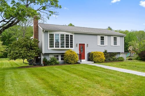 334 Forest St, Raynham, MA, 02767-1126 | Card Image
