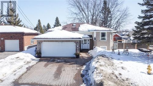 4040 Roma St, Hanmer, ON, P3P1S2 | Card Image