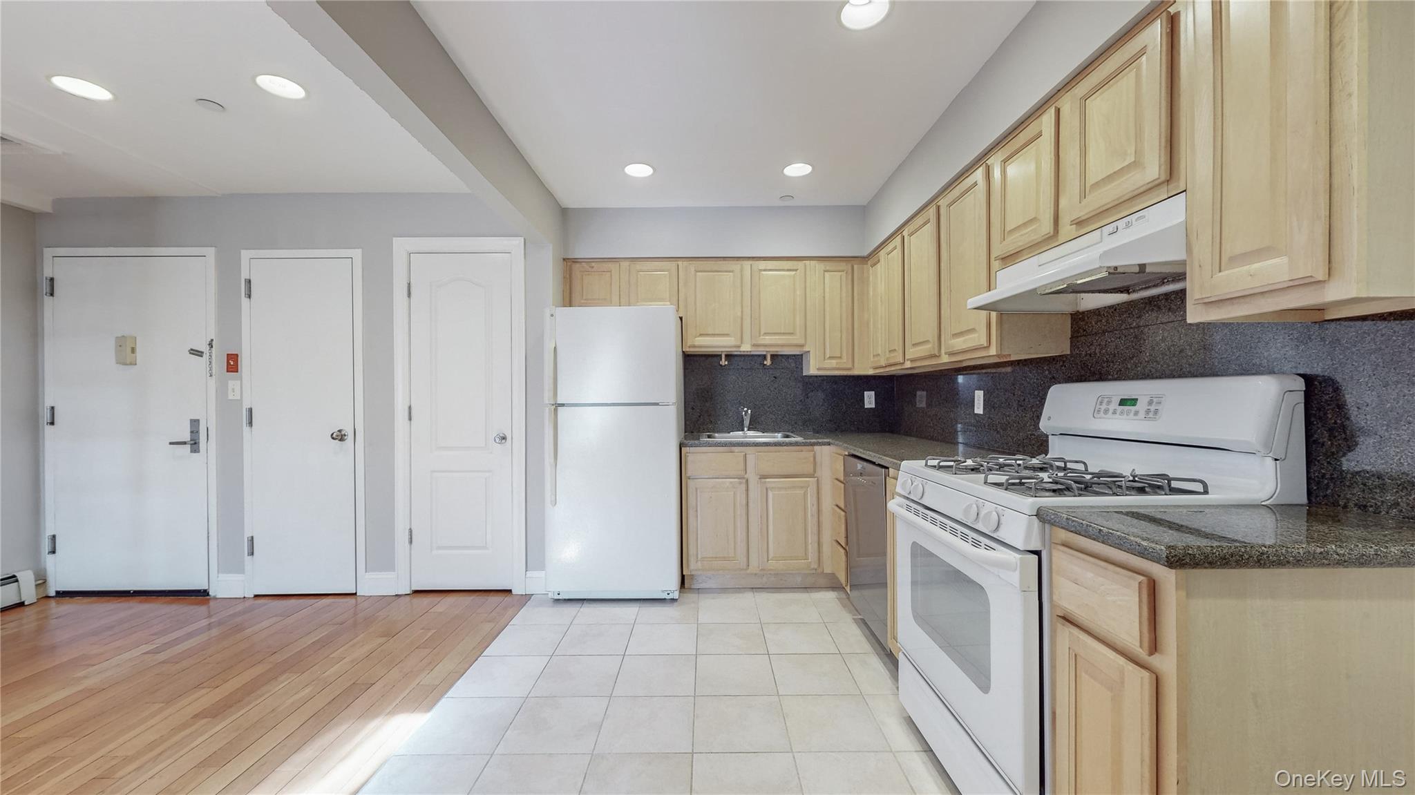 Residential Lease in New York 4