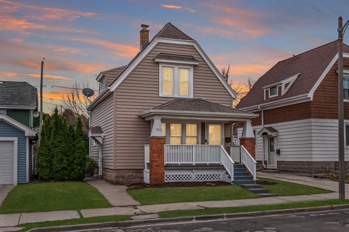 2323 E Falling Heath Pl, Milwaukee, WI, 53207-3113 | Card Image