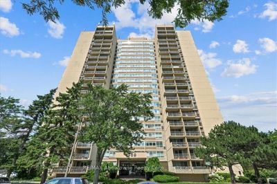 1006 - 1359 White Oaks Blvd, Condo with 3 bedrooms, 2 bathrooms and 1 parking in Oakville ON | Image 1