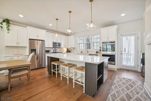 5 Marigold Ct, Warren, NJ, 07059-3900 | Card Image