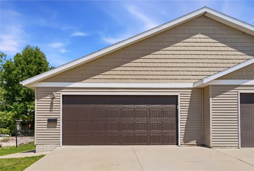 122 33rd Street Drive Se, Cedar Rapids, IA, 52403 | Card Image
