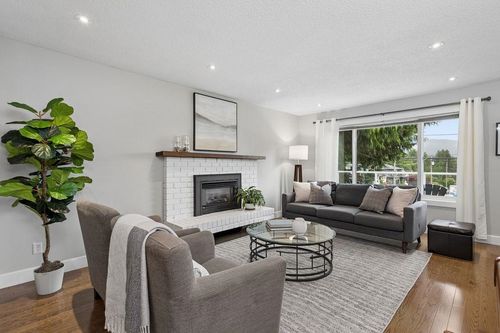 3285 Fromme Road, North Vancouver, BC, V7K2E1 | Card Image