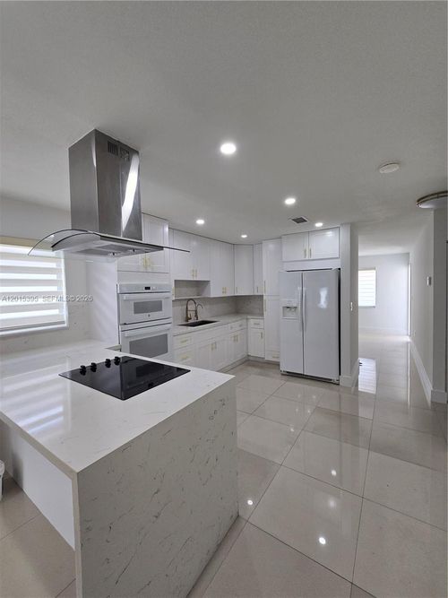1417 W 40th St, Hialeah, FL, 33012-4757 | Card Image