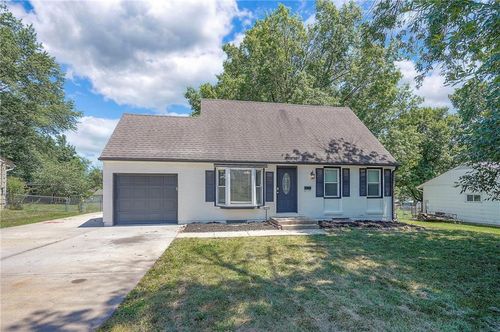 611 Pawnee Ln, Belton, MO, 64012-2938 | Card Image