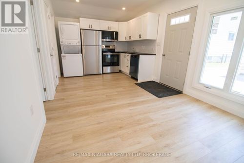 unit-2-362 Gatfield Ave, Welland, ON, L3B5B2 | Card Image
