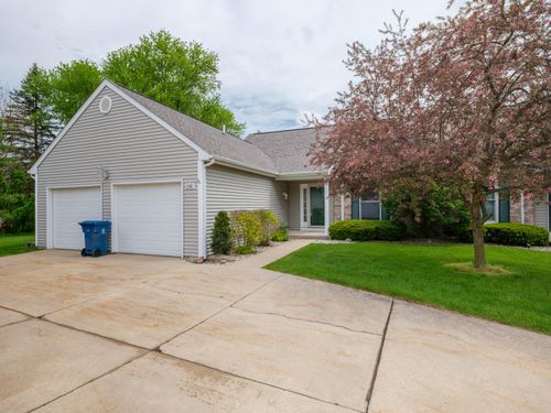 2912 Hunters Pl, Kalamazoo, MI, 49048-6154 | Card Image