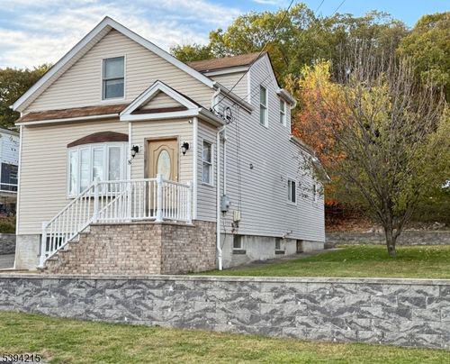 8 Avenue B, Haledon, NJ, 07508-1004 | Card Image