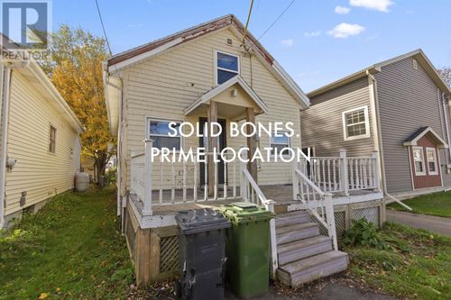 417 Queen Street, Charlottetown, PE, C1A4E5 | Card Image