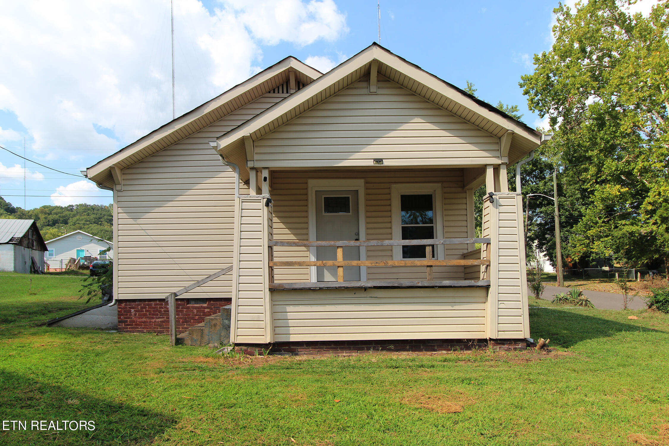 Atlantic Ave, Knoxville, TN 37917