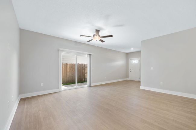 9133 E Chris Ct, Home with 3 bedrooms, 2 bathrooms and null parking in Bel Aire KS | Image 6