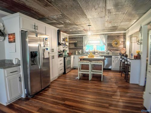 186 Flagstone Trl, Hamilton, AL, 35570-4069 | Card Image
