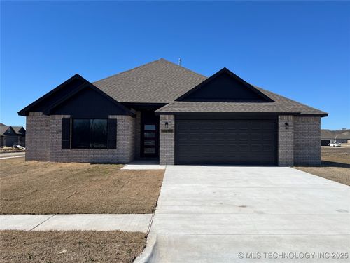 10890 S 278th East Ave, Coweta, OK, 74429-3017 | Card Image