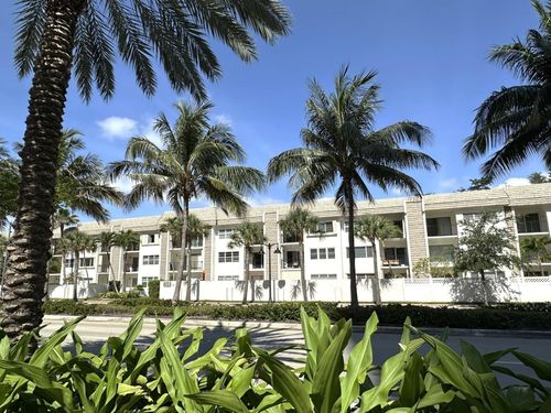 202-4143 N Ocean Blvd, Fort Lauderdale, FL, 33308-6004 | Card Image