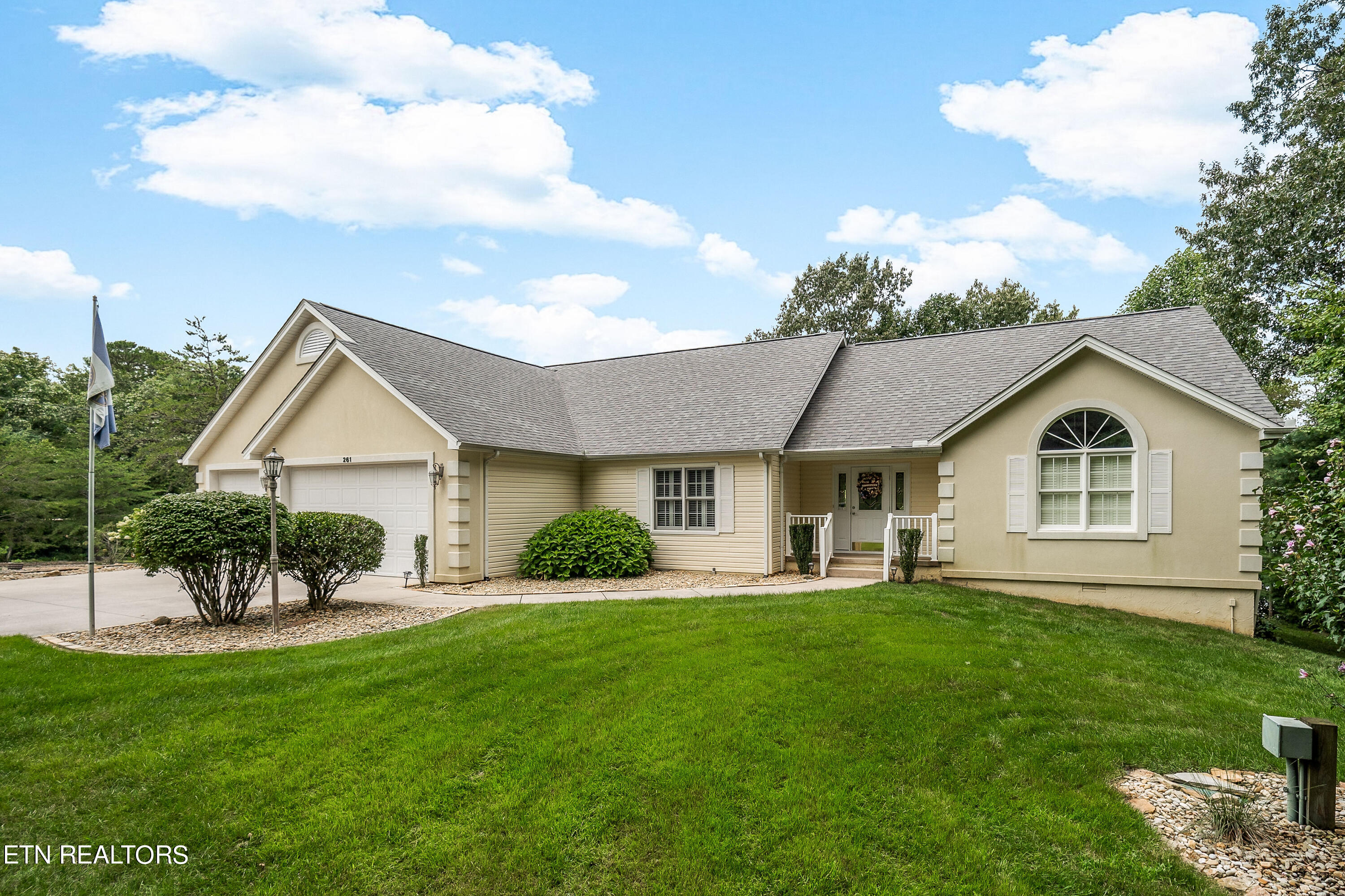 Pomeroy Dr, Crossville, TN 38558