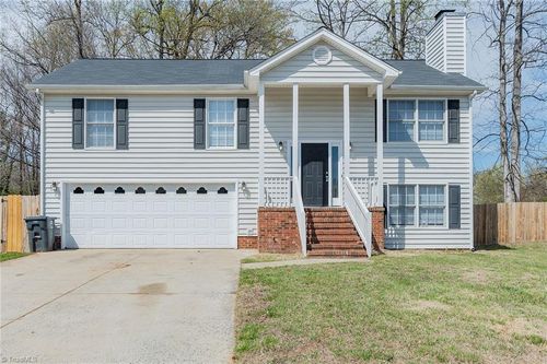 2 Ponderosa Ct, Greensboro, NC, 27406-4779 | Card Image