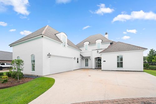 8787 Lake Carriage Dr, Baton Rouge, LA, 70817-7143 | Card Image