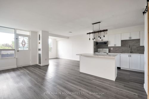 312-20 Edgecliff Golfway, East York, ON, M3C3A4 | Card Image