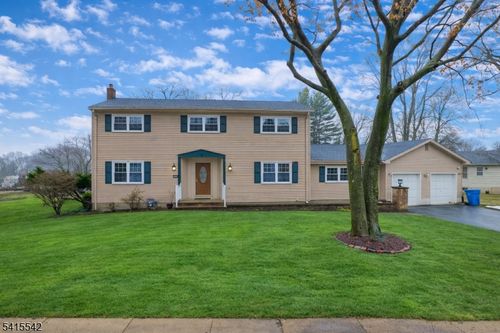 1040 Hillside Dr, North Brunswick, NJ, 08902-3241 | Card Image