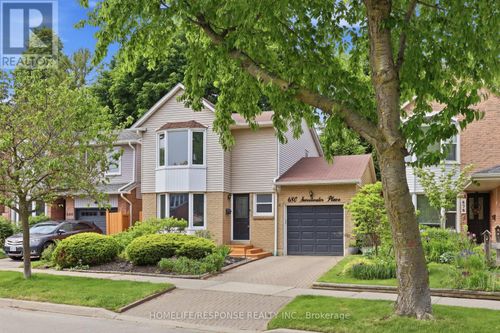 680 Sweetwater Pl, Mississauga, ON, L5H3Y9 | Card Image