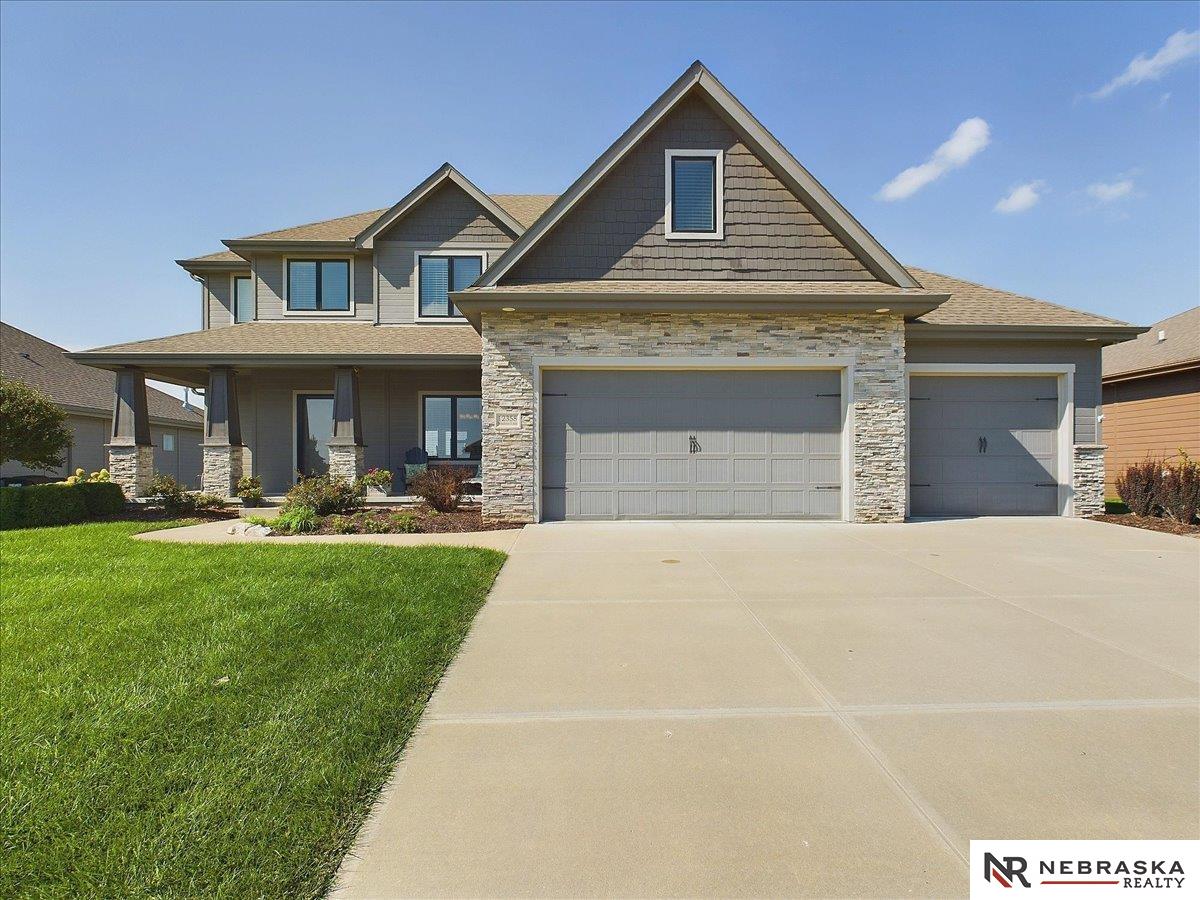Windward Ave, Papillion, NE 68046