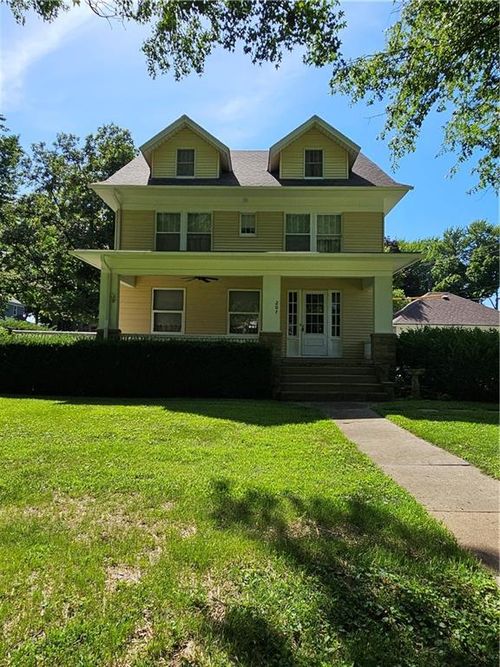 207 S Ives St, Highland, KS, 66035-4131 | Card Image