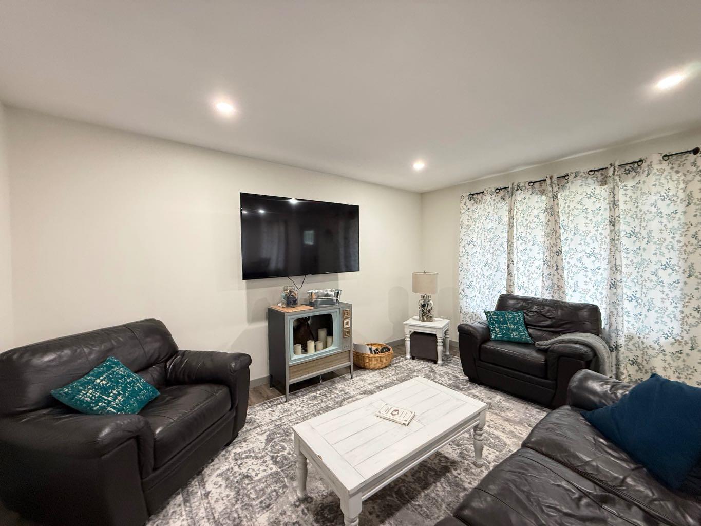 Residential in Lac Des Iles 3