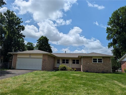 1402 W Bonnie Lane, Rogers, AR, 72758 | Card Image