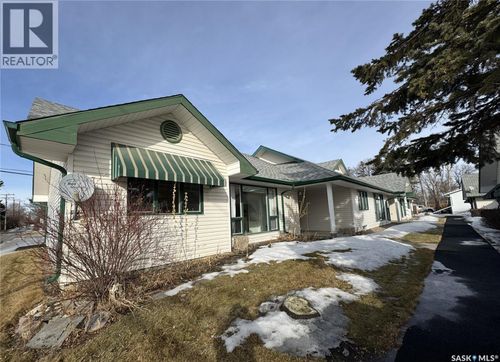 111 2nd Ave W, Rosetown, SK, S0L2V0 | Card Image