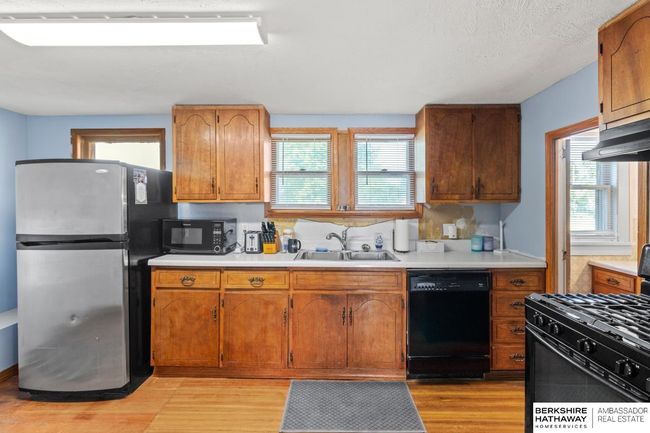 929 Main St, House other with 2 bedrooms, 1 bathrooms and 1 parking in Seward NE | Image 8