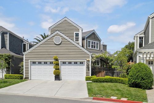 39 Creek View Cir, Larkspur, CA, 94939-1488 | Card Image