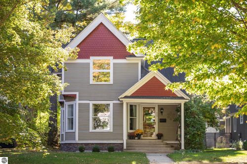 423 5th St, Traverse City, MI, 49684-2405 | Card Image
