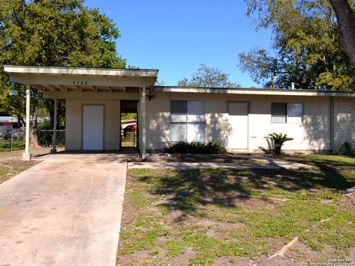 5123 Village Gln, San Antonio, TX, 78218-3816 | Card Image