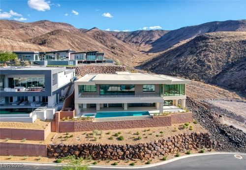 677 Overlook Rim Dr, Henderson, NV, 89012-5839 | Card Image
