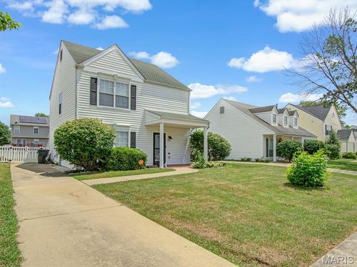 240 Brookmont Dr, Belleville, IL, 62221-7122 | Card Image