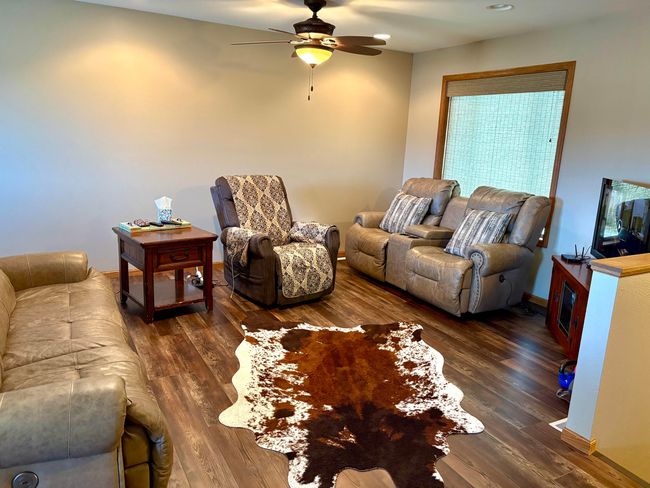 Living Room 3 | Image 8
