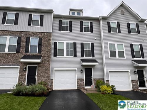 7634 Clayton Ave, Coopersburg, PA, 18036-8748 | Card Image