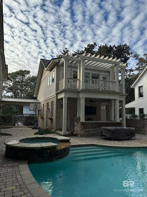 1-111 Magnolia Ave, Fairhope, AL, 36532-2530 | Card Image