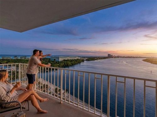 1930-500 Bayview Dr, Sunny Isles Beach, FL, 33160-4779 | Card Image