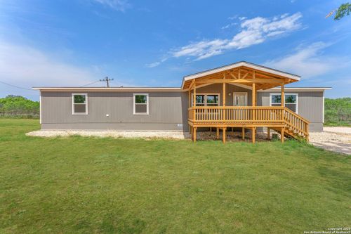 5839 County Road 422, Pleasanton, TX, 78064-2558 | Card Image