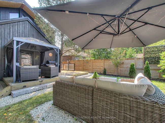 854 Royal York Rd, House other with 3 bedrooms, 3 bathrooms and 5 parking in Etobicoke ON | Image 34