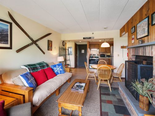2d9-137 E Mountain Rd, Killington, VT, 05751-9615 | Card Image